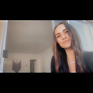 Meet your Posher, Danielle